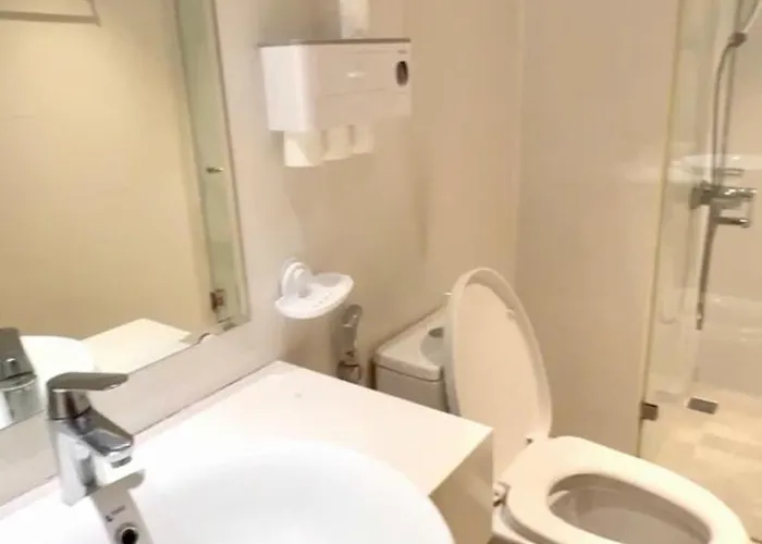 Căn hộ Greenbay Premium *